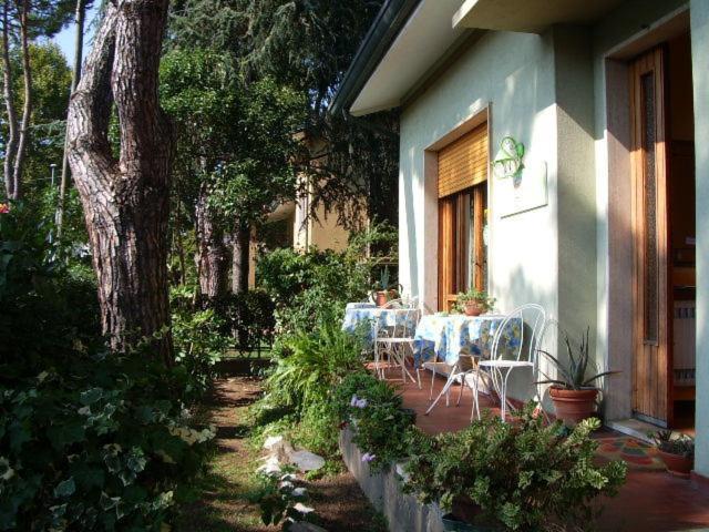 La Casa Nei Pini Bed & Breakfast Viareggio Exterior photo